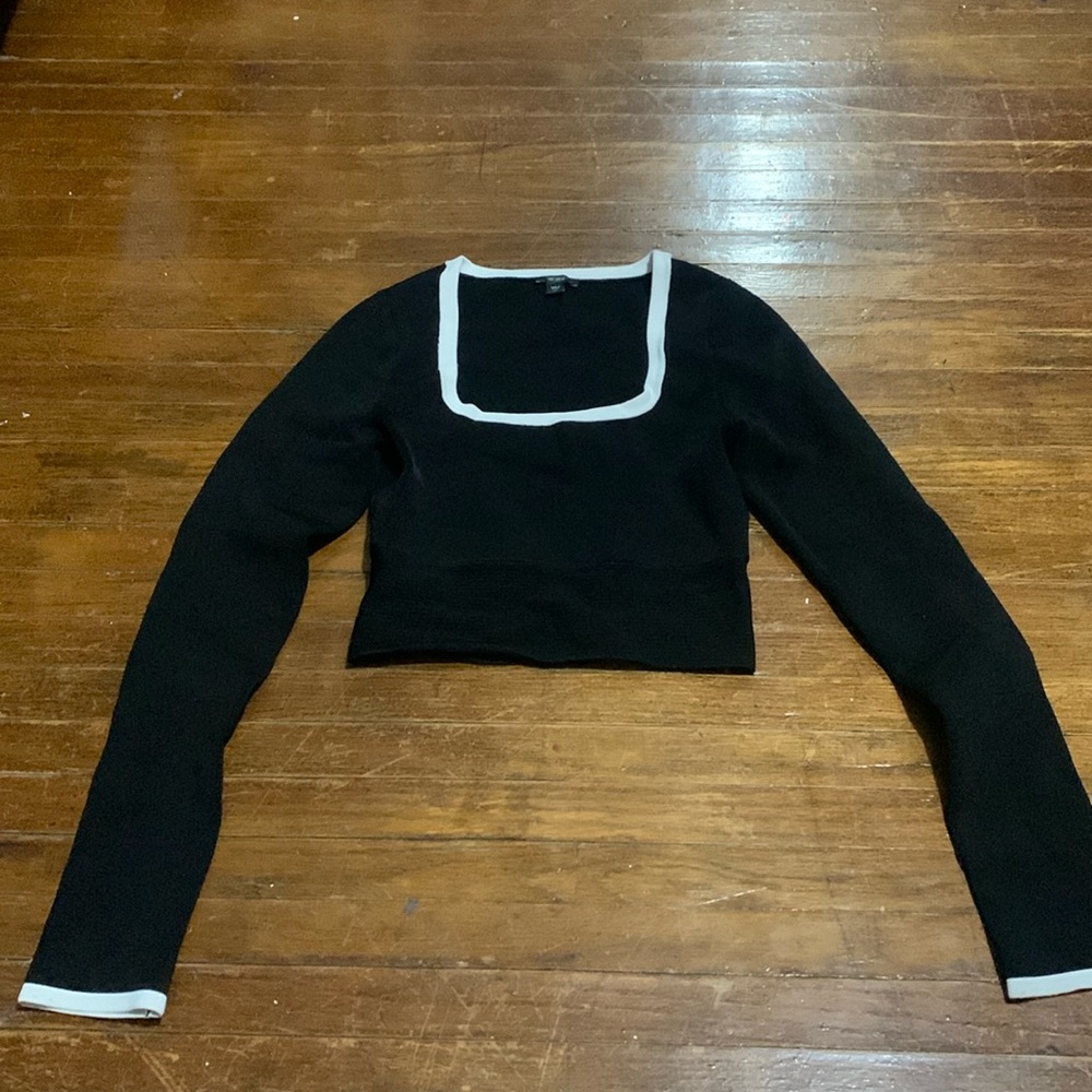 Express black and white long sleeve crop top